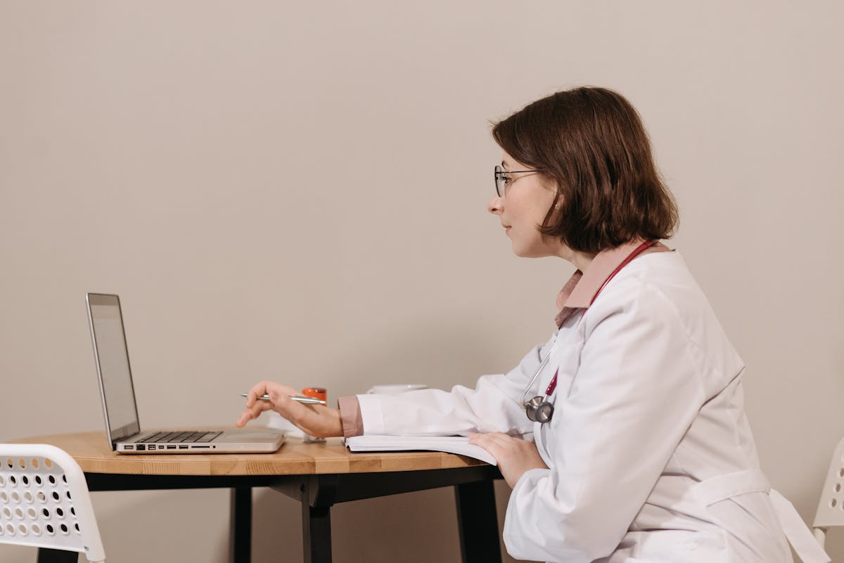 How to Choose the Right Clinic Management Software in Thailand for 2026